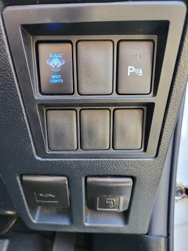 D.A.G TOYOTA HILUX REVO SPOT LIGHT SWITCH (32x20mm)